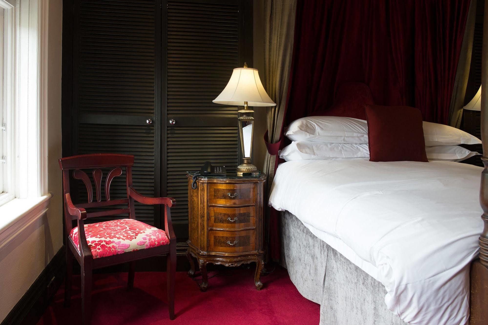 Balmoral Hotel Харрогейт Экстерьер фото