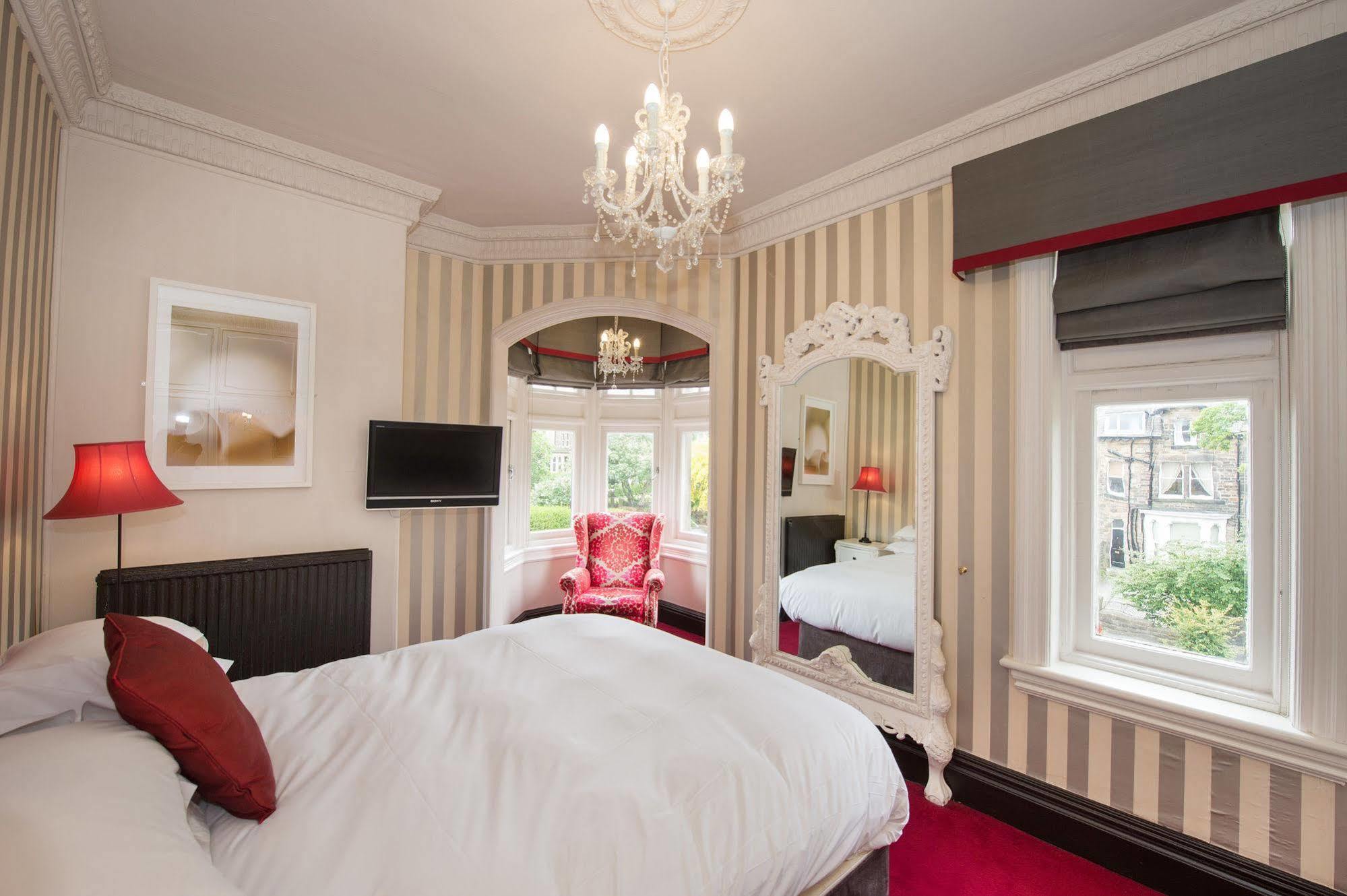 Balmoral Hotel Харрогейт Экстерьер фото